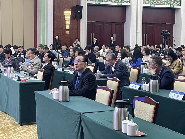 荣耀与使命:郑州军海医院专家受邀出席河南省神经病学年会,彰显学术权威