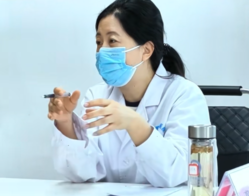 癫痫的治疗，专家是关键!郑州市军海脑病医院专家与北京天坛医院邓亚仙教授携手，帮你理方向