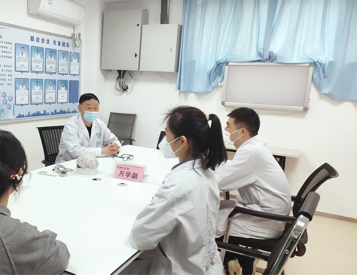 没有花拳绣腿，做医生就要稳打实干