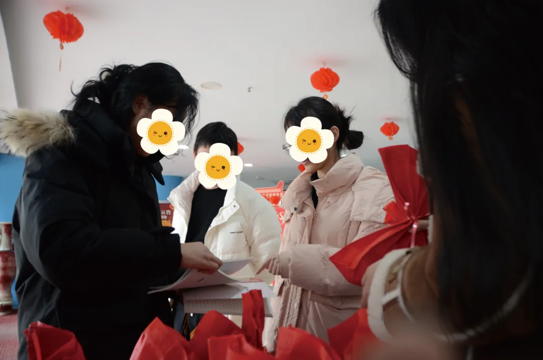 元宵佳节热腾腾的汤圆，猜不停的灯谜，暖到患者心窝!