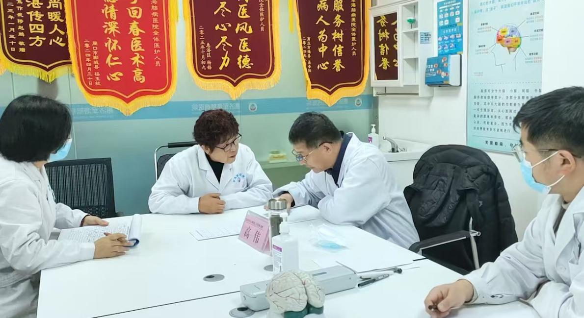 不止于看诊：高伟工作站的“一束光”与“一盘棋”