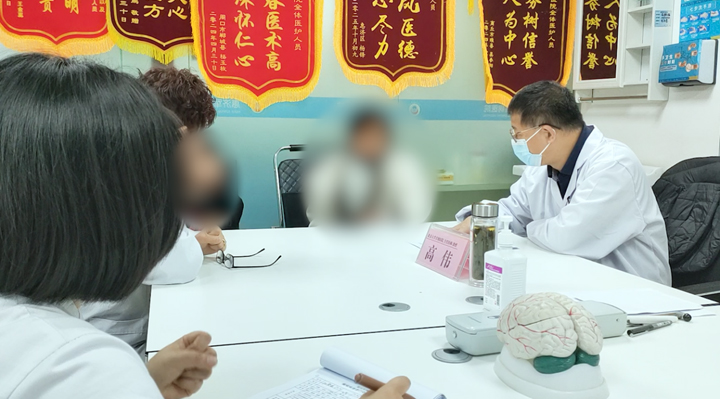 不止于看诊：高伟工作站的“一束光”与“一盘棋”